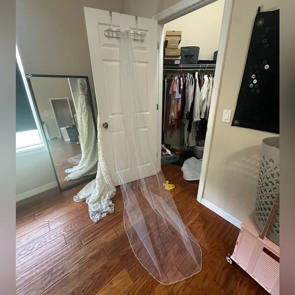 Wedding Dress - Picture 6 of 6